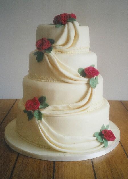 Red Chocolate Roses Wedding Cake  Ref CW104