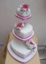 Gerbera Heart Wedding Cake  Ref IC006