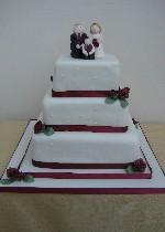 Burgundy Rose Square Wedding Cake  IC049