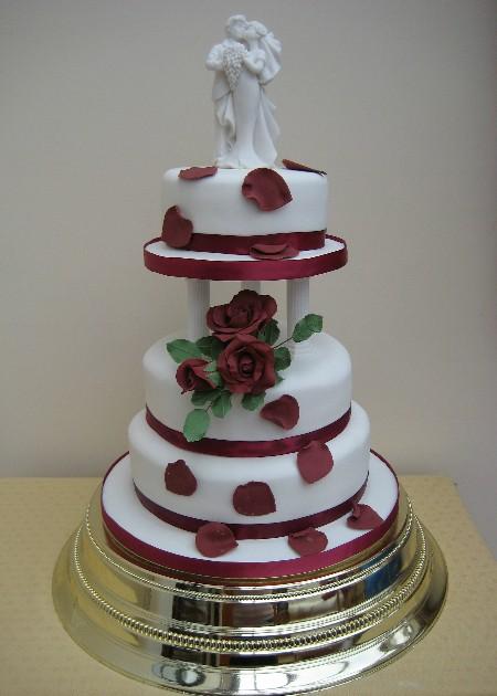 Burgundy Rose Wedding Cake  Ref IC057