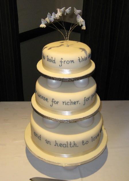Pearl Wedding Cake  Ref IC058