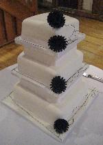 Black and White Gerbera Wedding Cake  IC075