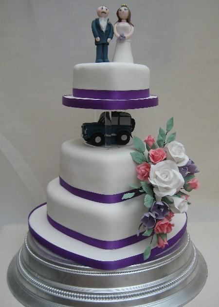 Ref IC078  Landrover Wedding Cake