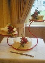 Swan Stand Wedding Cake  Ref IC705