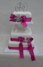 3 Tier raised crystal cake REF IC103