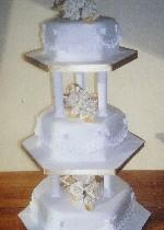 Hexagonal Gold Roses Cake  Ref IC733