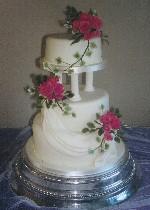 Pink Roses Wedding Cake  Ref IC729